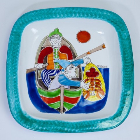 Rounded Plate Folk PQT34FK2 Crab Fishers