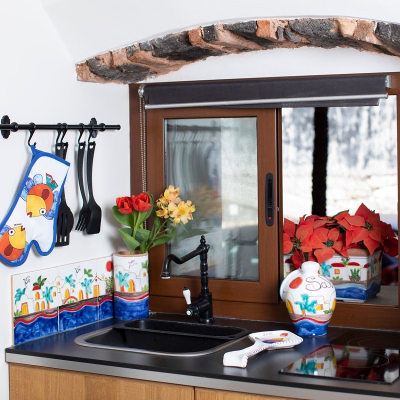 Handmade sicilian ceramic tiles kitchen Dammusi Ceramiche De Simone